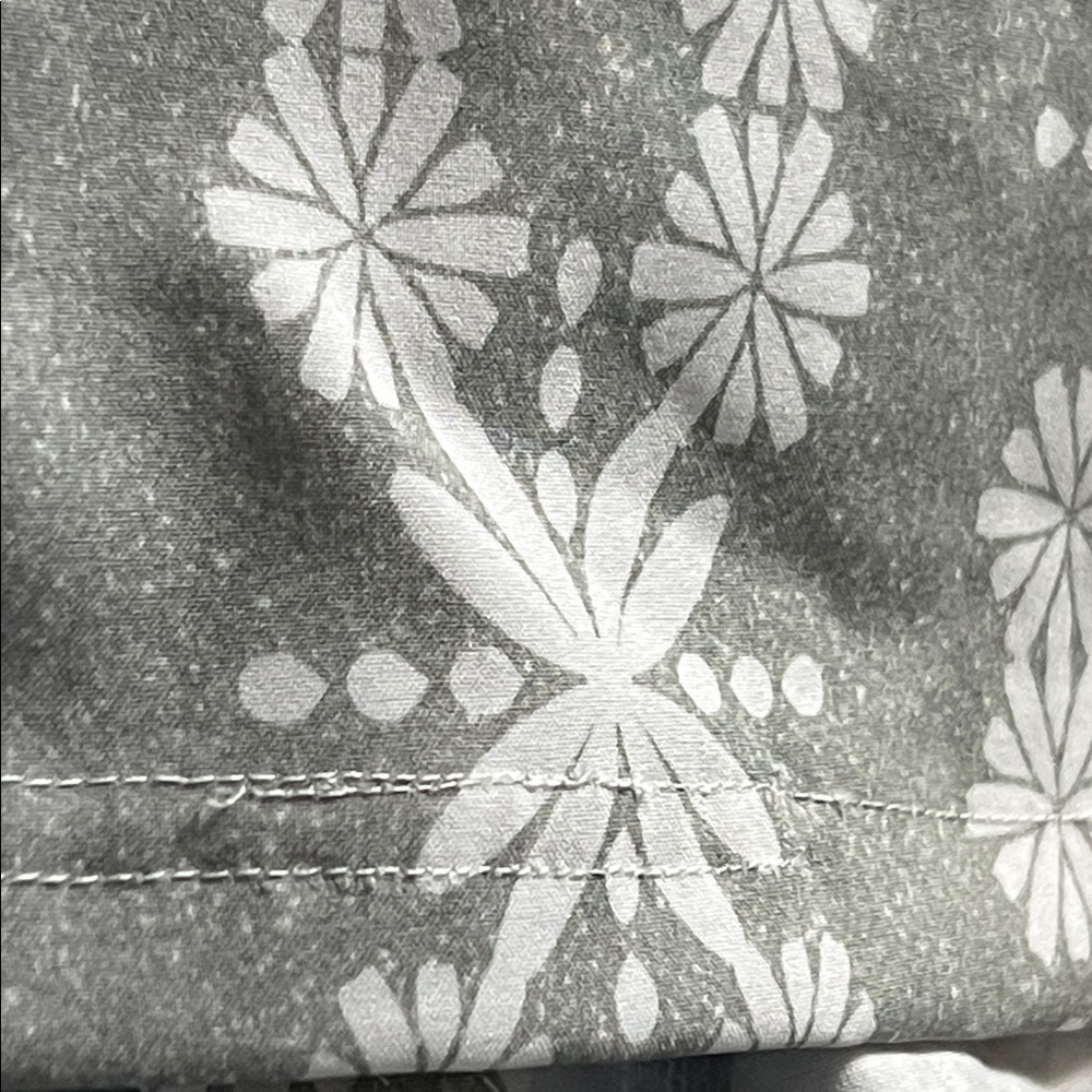 NWT RipSkirt Hawaii Wrap Skirt Neutral Velcro Closure Size Beach Resort Vacation - Picture 15 of 15